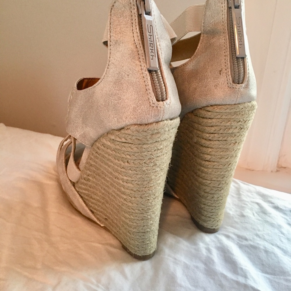 Gray/Silver Wedges - Picture 3 of 5